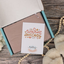 Load image into Gallery viewer, TUBLESS WARM & COZY BOX