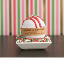Load image into Gallery viewer, MRS. CLAUS&#39; COOKIES BATH BOMB